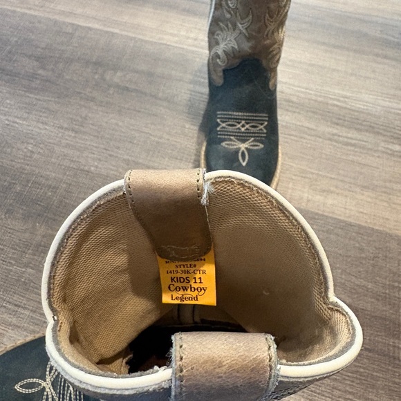 Black and Tan Leather Cowboy Boots - Picture 2 of 4